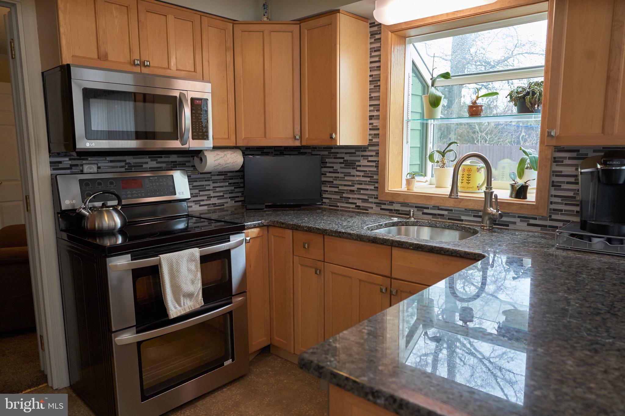 71 Turf Road Levittown, PA 19056 - Photo 14 of 36