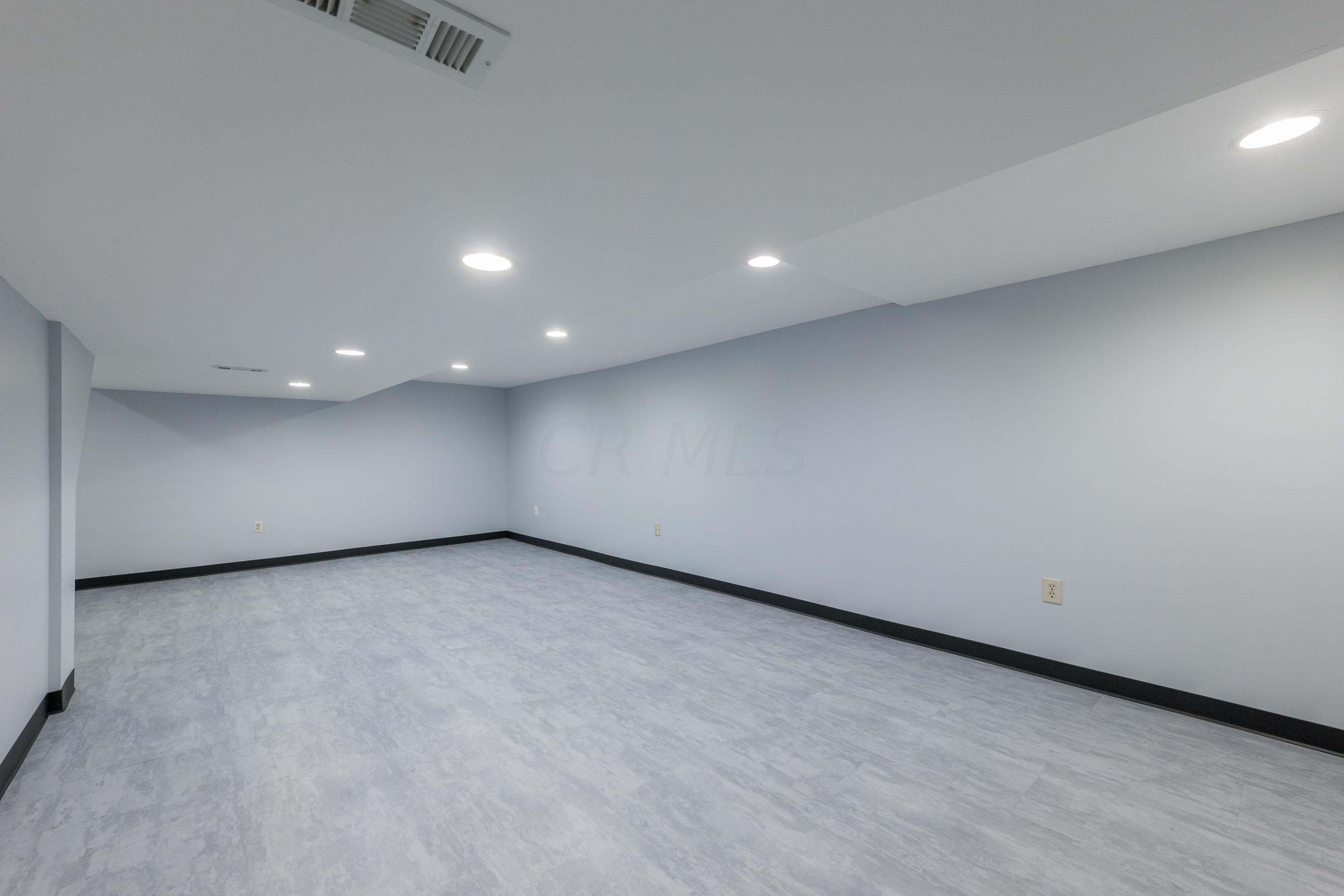 3244 Fishinger Road Columbus, OH 43221 - Photo 52 of 71 068P1543192