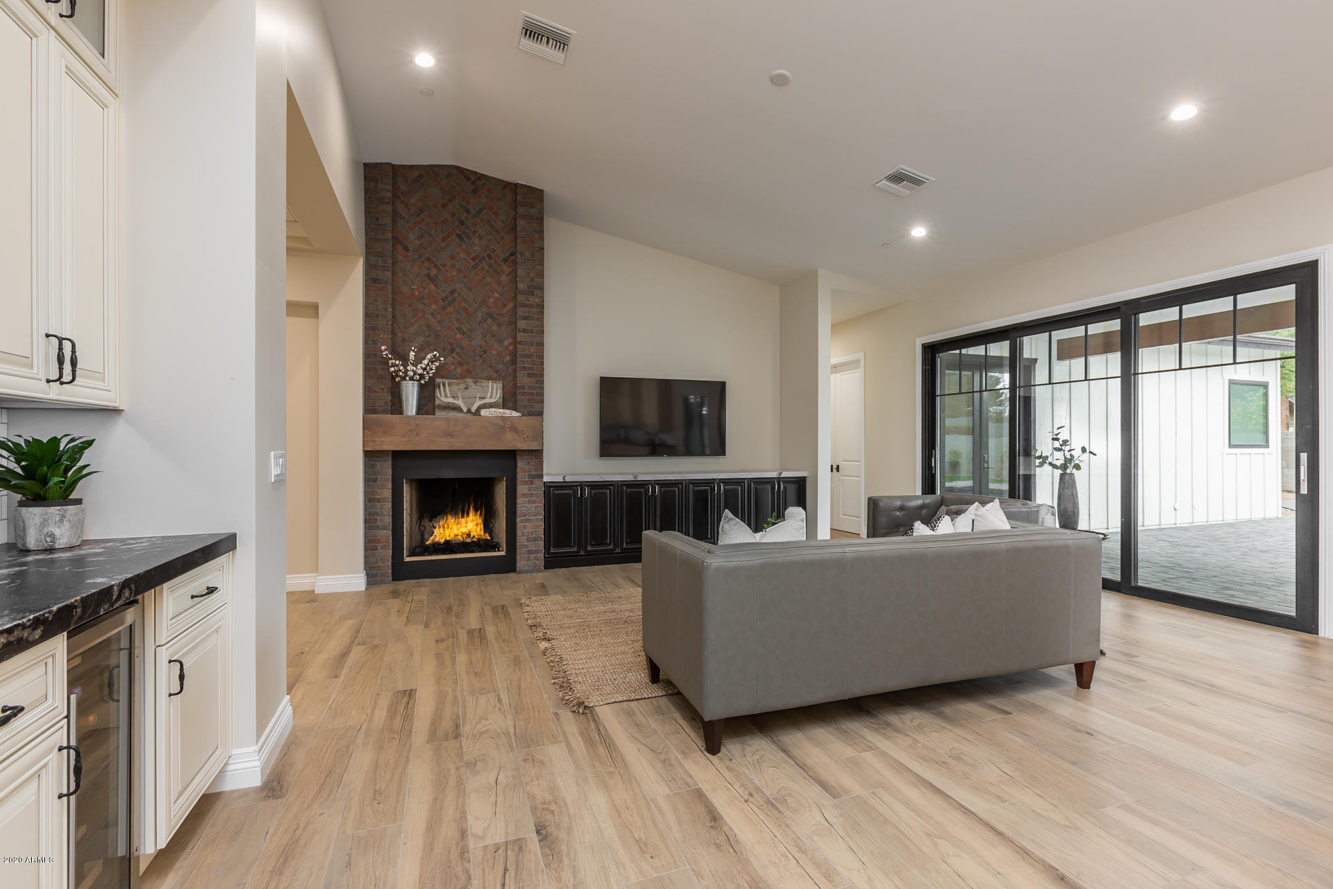 7813 North 13th Avenue Phoenix, AZ 85021 - Photo 11 of 39 Real Estate 3-18-20-7162-Edit