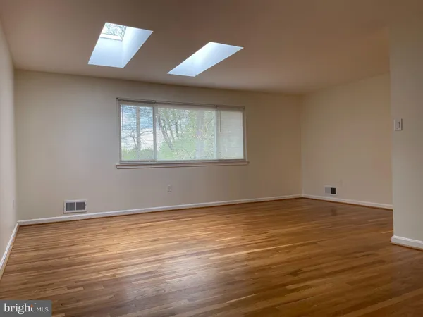 $3,400 | 8125 Edmonton Court, Springfield, VA 22152