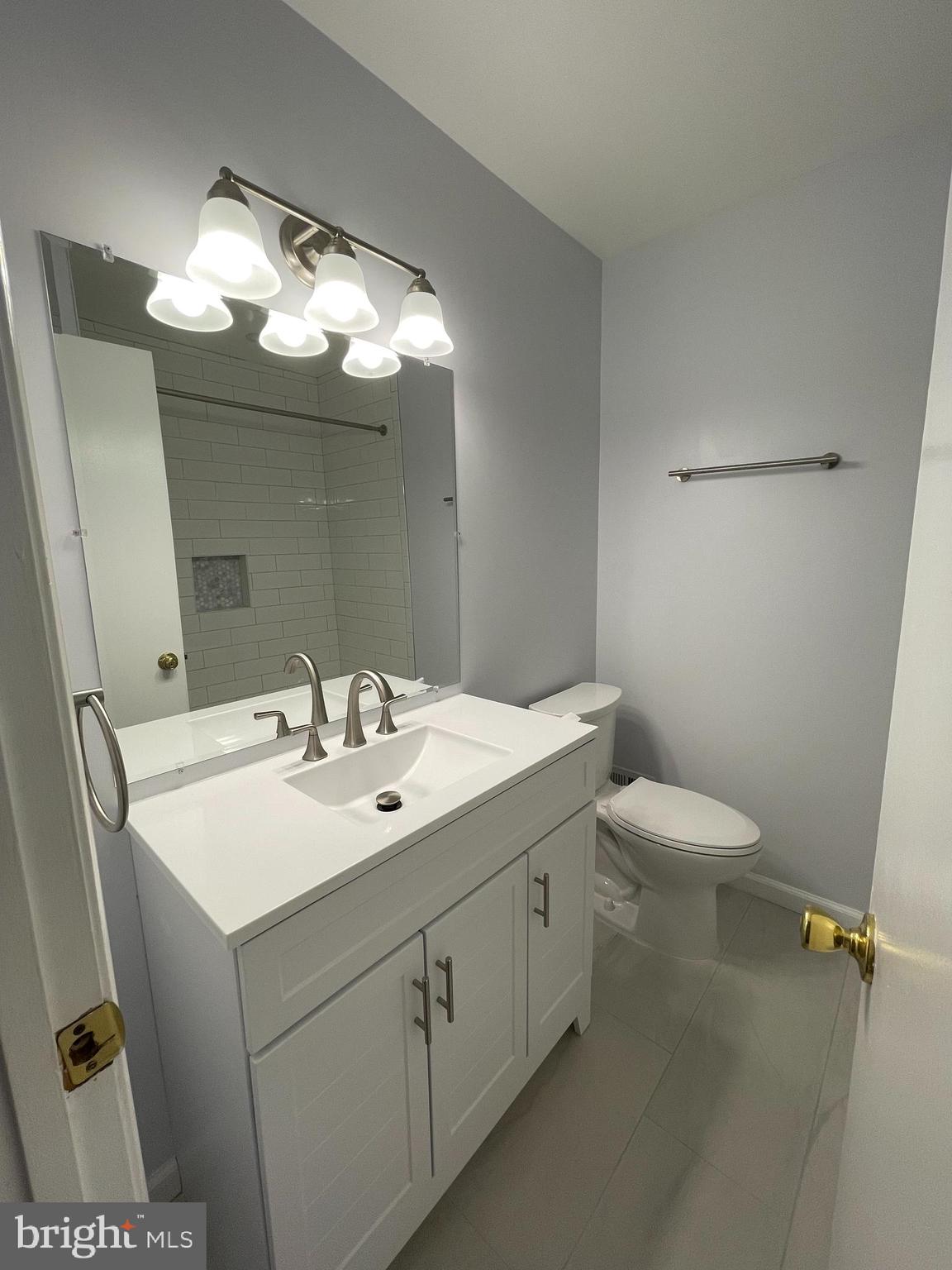 8125 Edmonton Court Springfield, VA 22152 - Photo 5 of 8 Main Level Bathroom