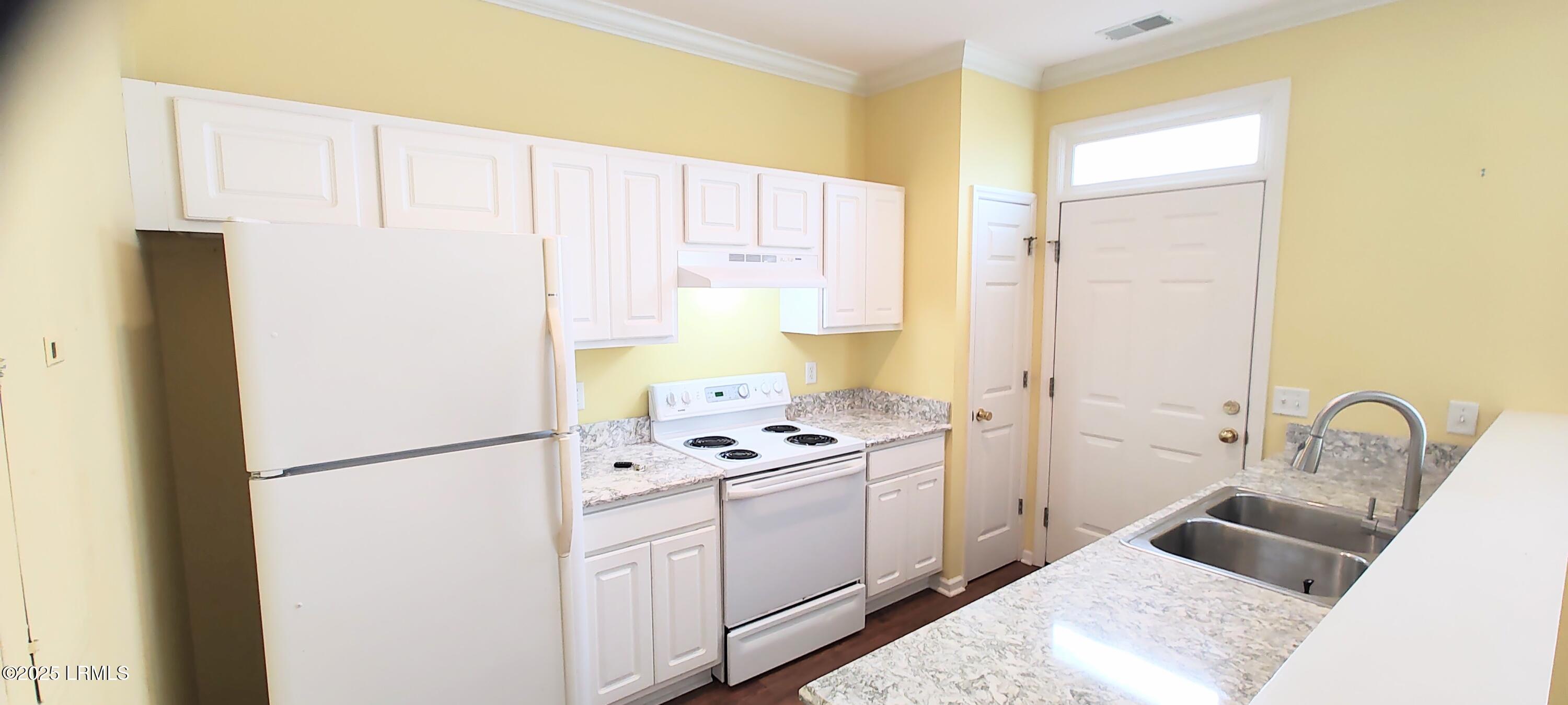 1202 Barnwell Bluff Beaufort, SC 29902 - Photo 11 of 37 IMG_20250917_162735106