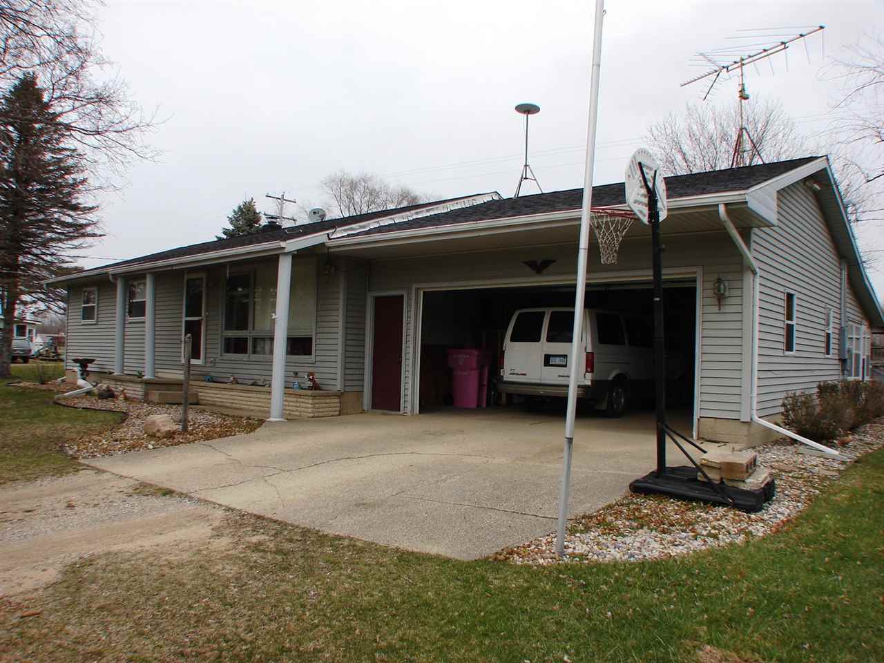 6238 North Winans Road Alma, MI 48801 - Photo 32 of 36 1814064-31.JPG