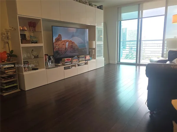 $595,000 | 335 South Biscayne Boulevard, Unit 3400, Miami, FL 33131