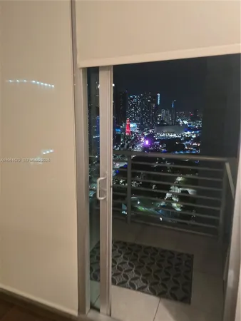 $595,000 | 335 South Biscayne Boulevard, Unit 3400, Miami, FL 33131