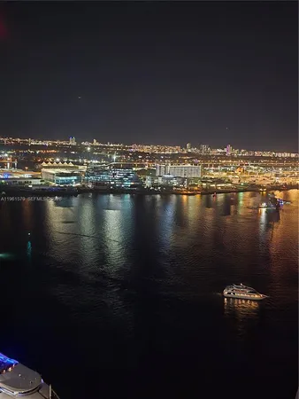 $595,000 | 335 South Biscayne Boulevard, Unit 3400, Miami, FL 33131