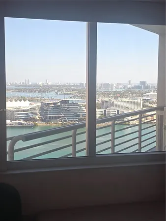 $595,000 | 335 South Biscayne Boulevard, Unit 3400, Miami, FL 33131