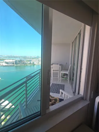 $595,000 | 335 South Biscayne Boulevard, Unit 3400, Miami, FL 33131