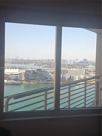 $595,000 | 335 South Biscayne Boulevard, Unit 3400, Miami, FL 33131