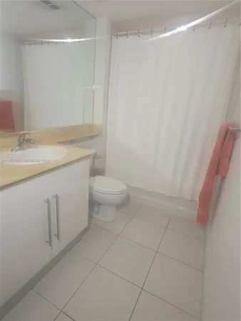 $595,000 | 335 South Biscayne Boulevard, Unit 3400, Miami, FL 33131
