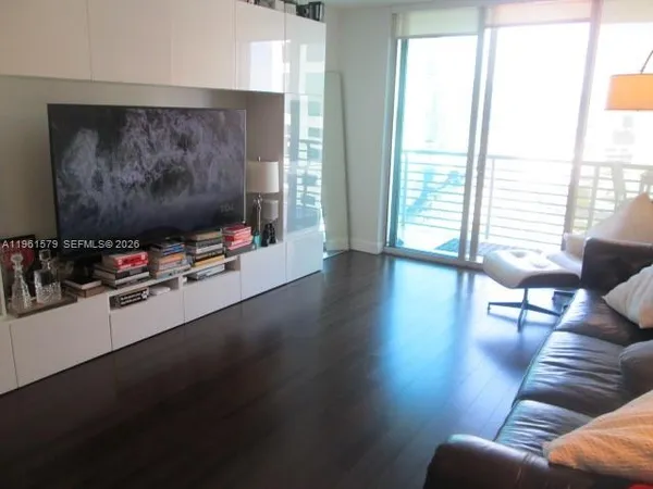 $595,000 | 335 South Biscayne Boulevard, Unit 3400, Miami, FL 33131
