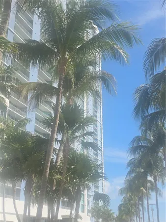 $595,000 | 335 South Biscayne Boulevard, Unit 3400, Miami, FL 33131