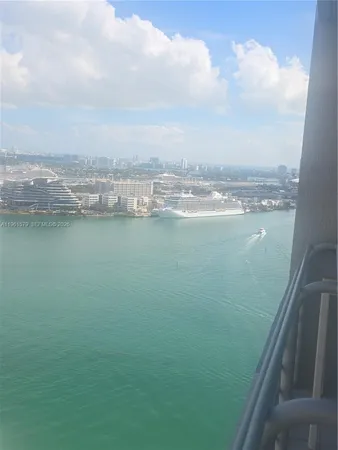$595,000 | 335 South Biscayne Boulevard, Unit 3400, Miami, FL 33131