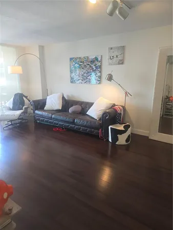 $595,000 | 335 South Biscayne Boulevard, Unit 3400, Miami, FL 33131