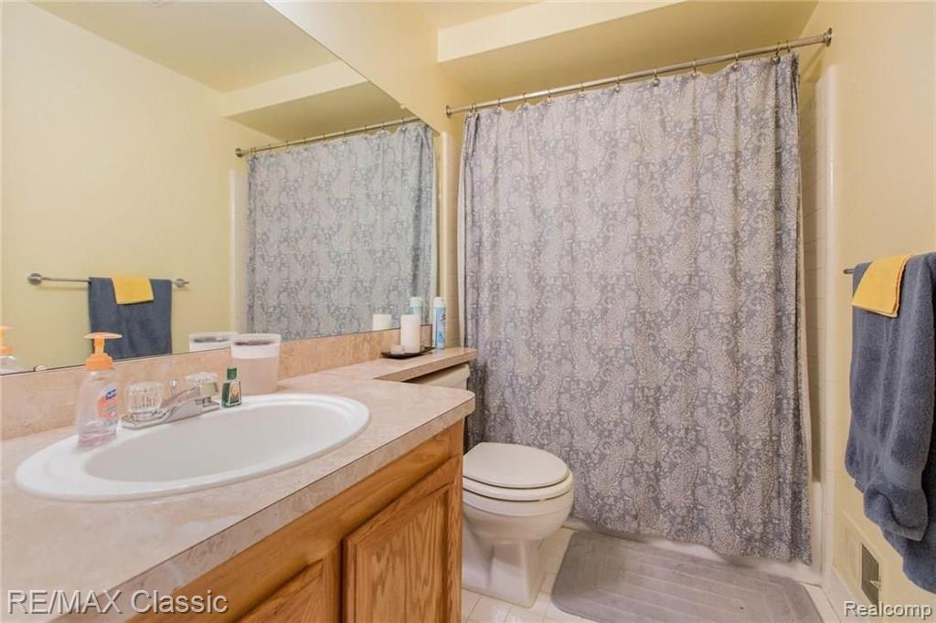 44808 Ridgefield Road Canton, MI 48188 - Photo 22 of 31