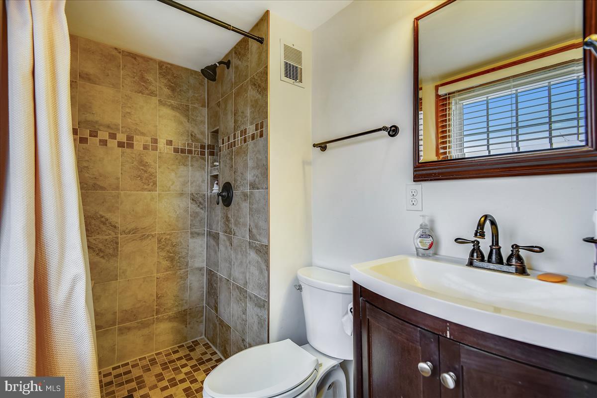 7718 Harmans Road Hanover, MD 21076 - Photo 33 of 58 Primary Bath