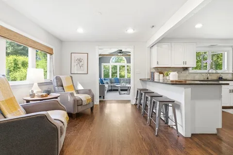 $899,999 | 75 Perry Avenue, Lynnfield, MA 01940