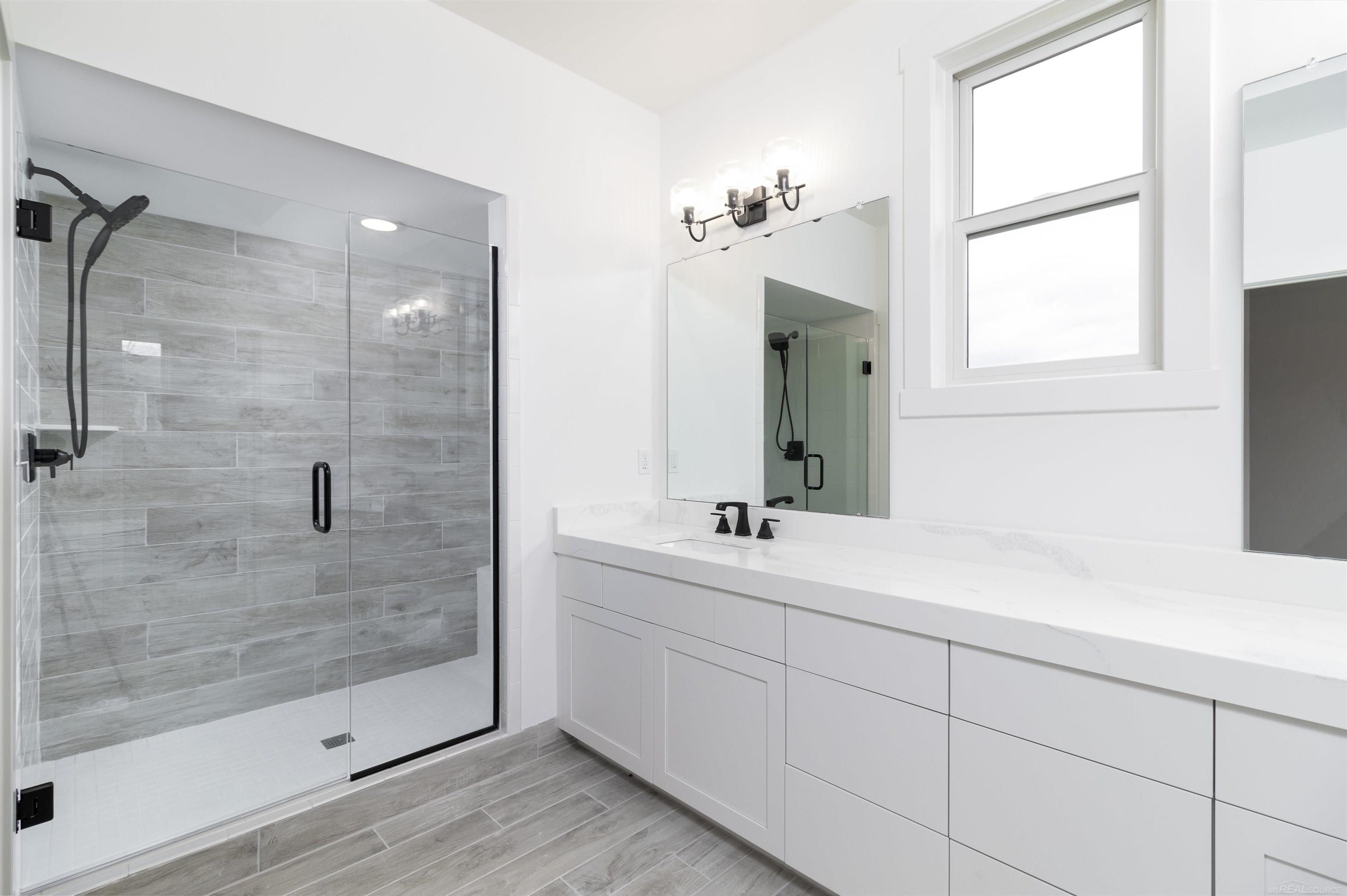 7583 Brunswick Washington, MI 48095 - Photo 19 of 31 Owner's Bath