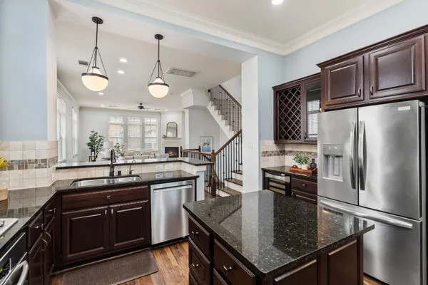 $635,000 | 1621 West 23rd Street, Unit B, Houston, TX 77008