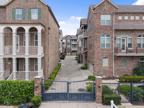 $635,000 | 1621 West 23rd Street, Unit B, Houston, TX 77008