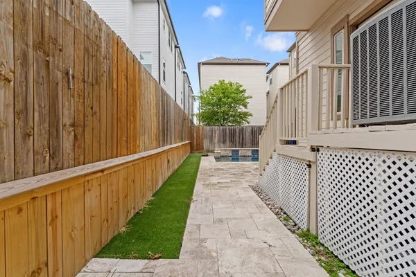 $635,000 | 1621 West 23rd Street, Unit B, Houston, TX 77008