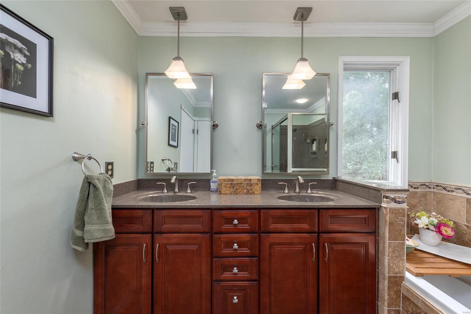 3631 Whispering Ridge Lane St. Louis, MO 63129 - Photo 32 of 38 Gallery Image 32