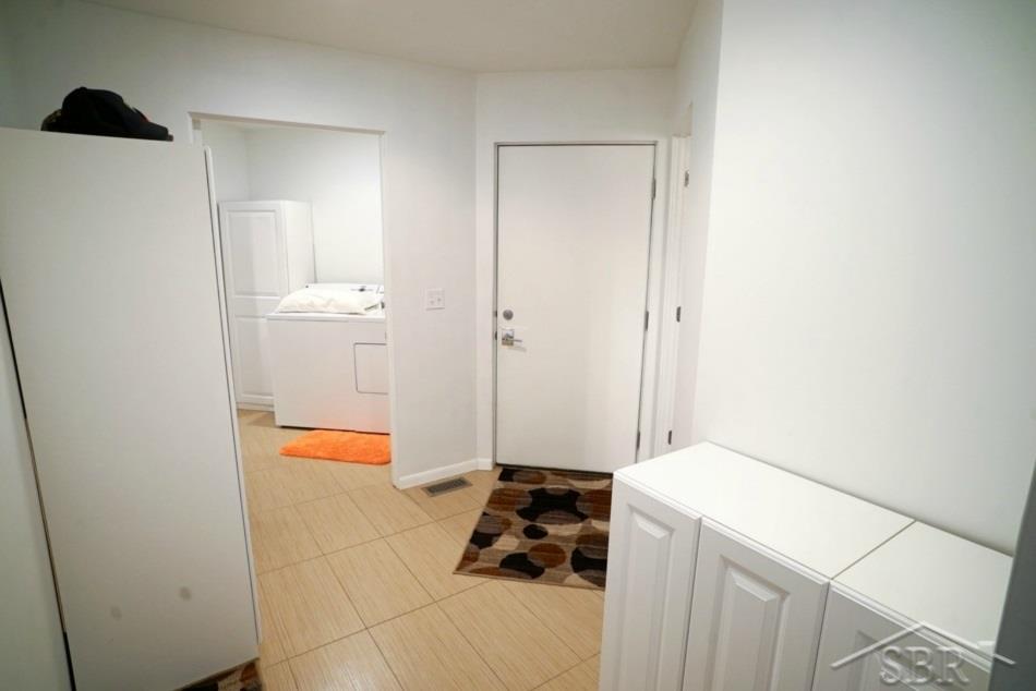 710 South Hidden Ridge Midland, MI 48640 - Photo 33 of 47 31292134-32.JPG