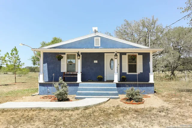 $450,000 | 90 Clear Lake Loop, Poteet, TX 78065