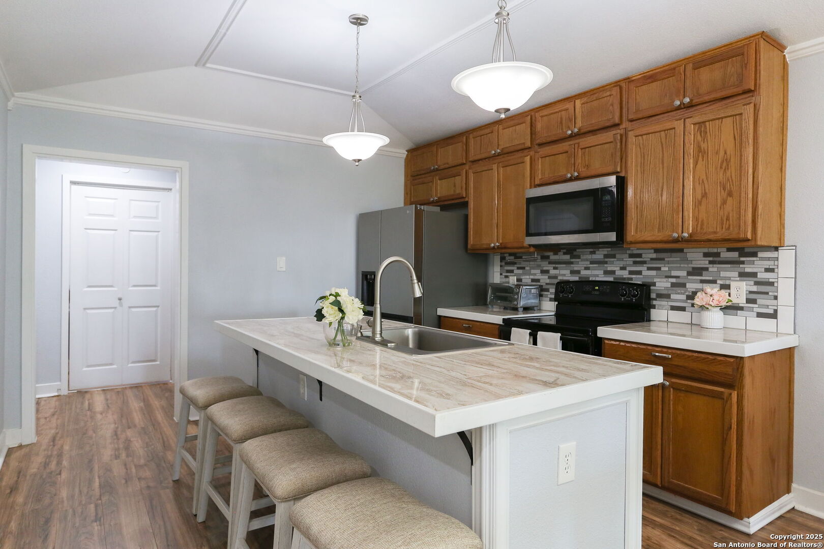 90 Clear Lake Loop Poteet, TX 78065 - Photo 12 of 34