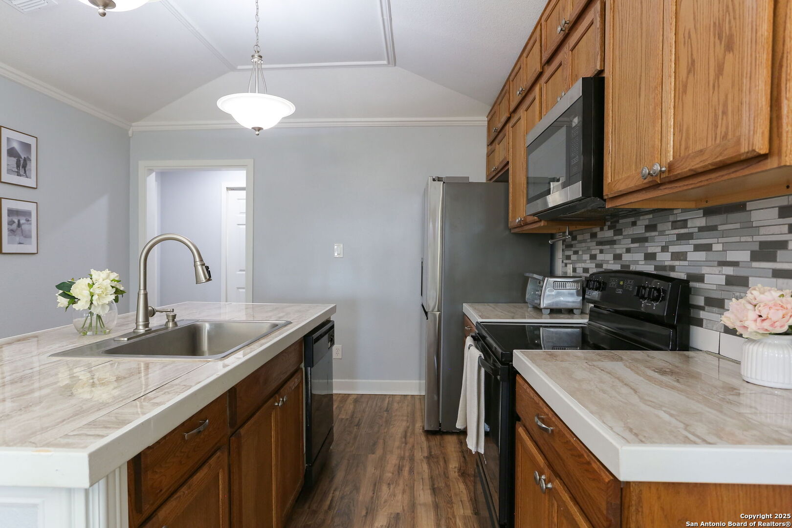 90 Clear Lake Loop Poteet, TX 78065 - Photo 13 of 34