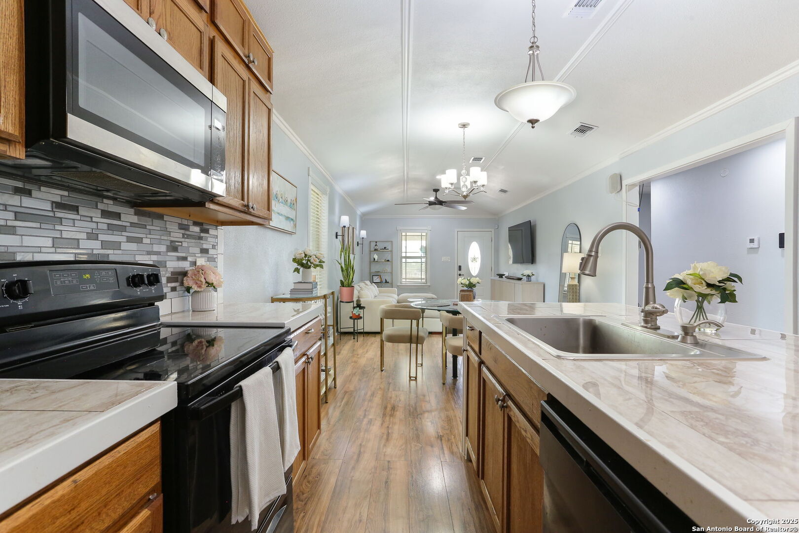 90 Clear Lake Loop Poteet, TX 78065 - Photo 15 of 34