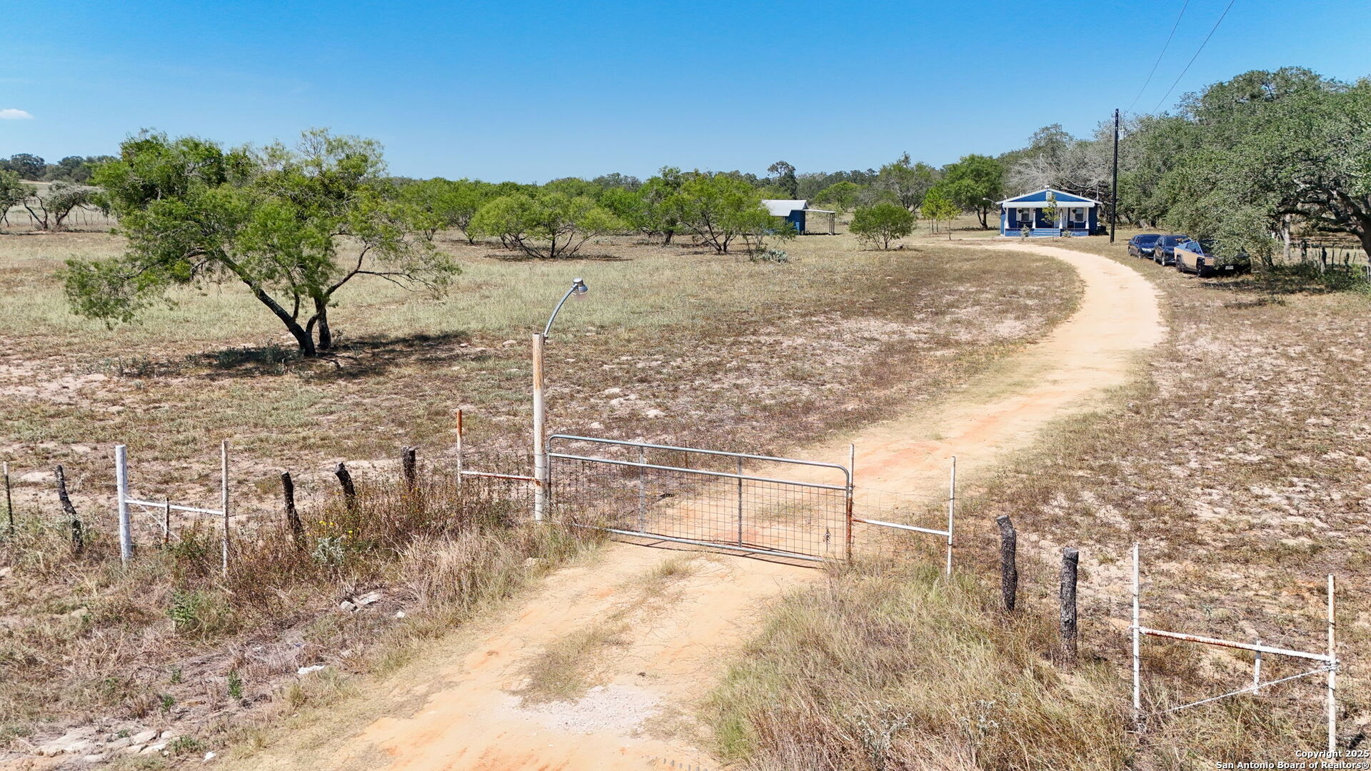 90 Clear Lake Loop Poteet, TX 78065 - Photo 32 of 34