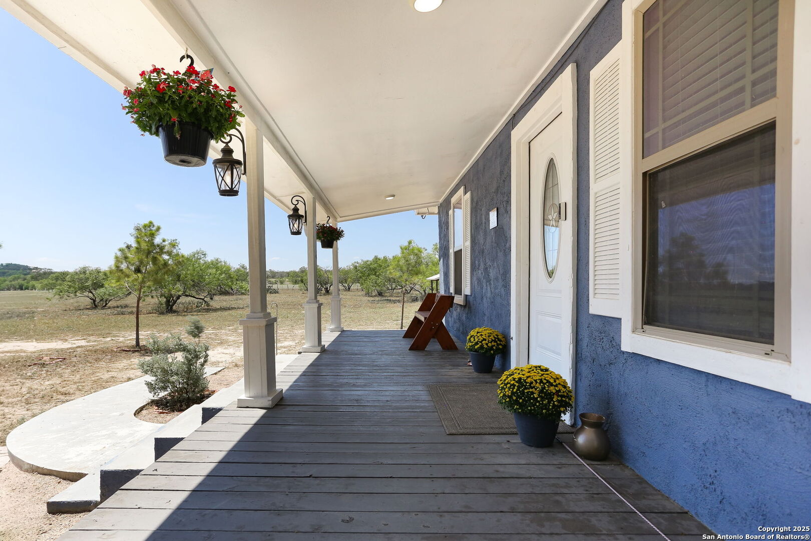 90 Clear Lake Loop Poteet, TX 78065 - Photo 6 of 34