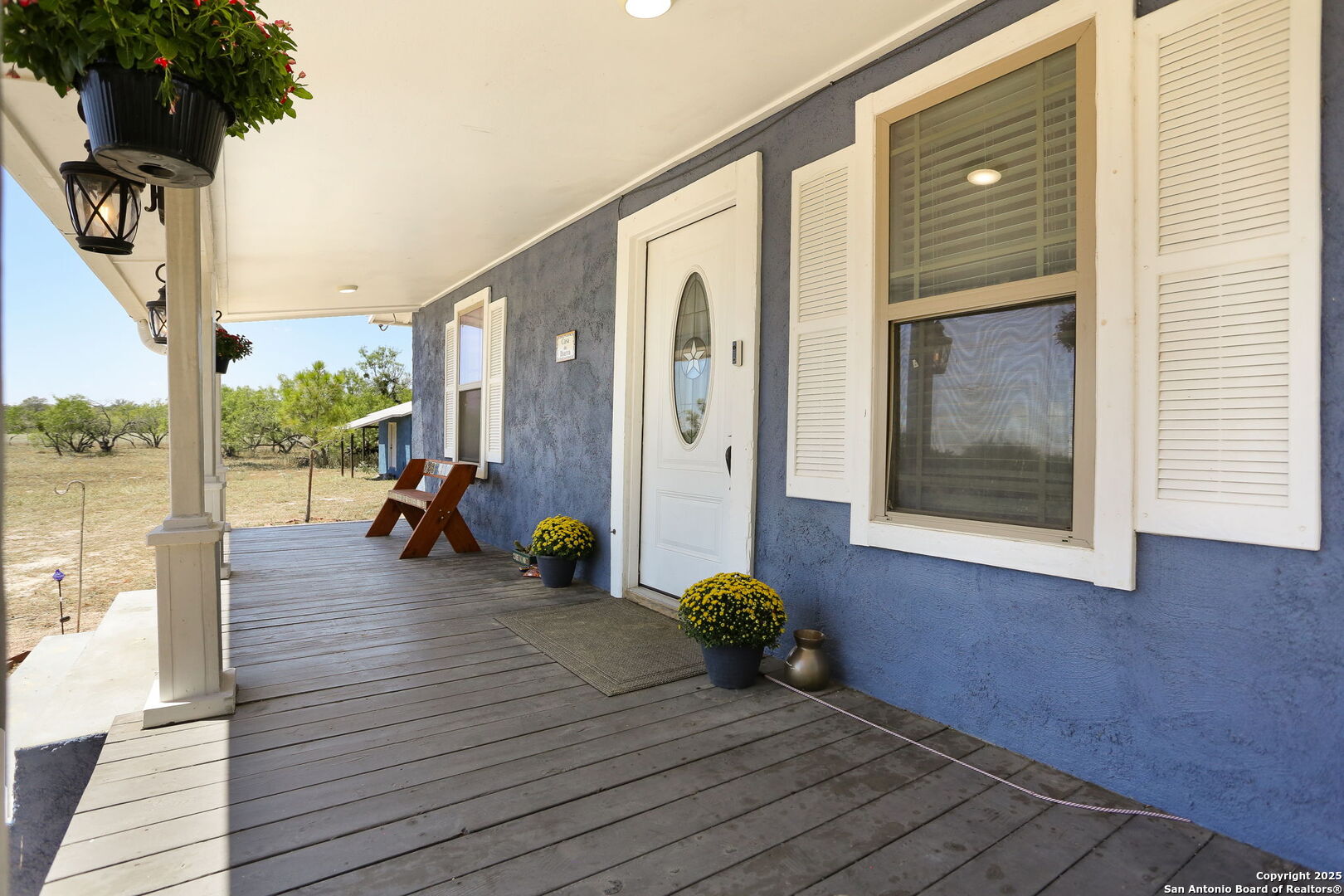 90 Clear Lake Loop Poteet, TX 78065 - Photo 7 of 34