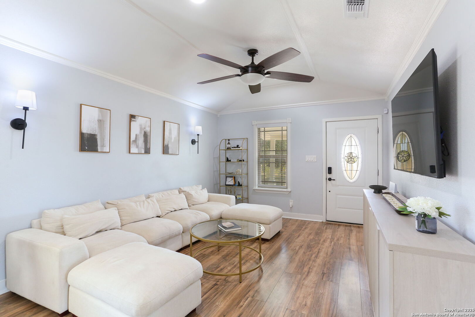 90 Clear Lake Loop Poteet, TX 78065 - Photo 8 of 34