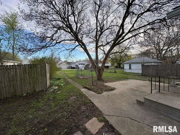 $124,400 | 345 Louisa Street, Illiopolis, IL 62539