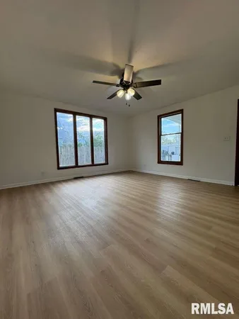 $124,400 | 345 Louisa Street, Illiopolis, IL 62539