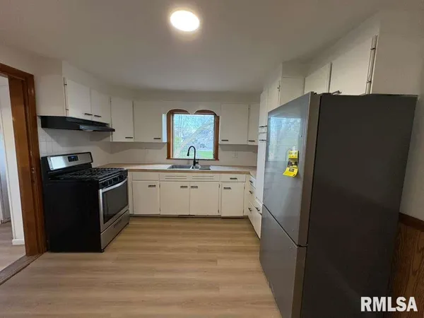 $124,400 | 345 Louisa Street, Illiopolis, IL 62539