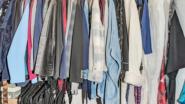 a view of a walk in closet