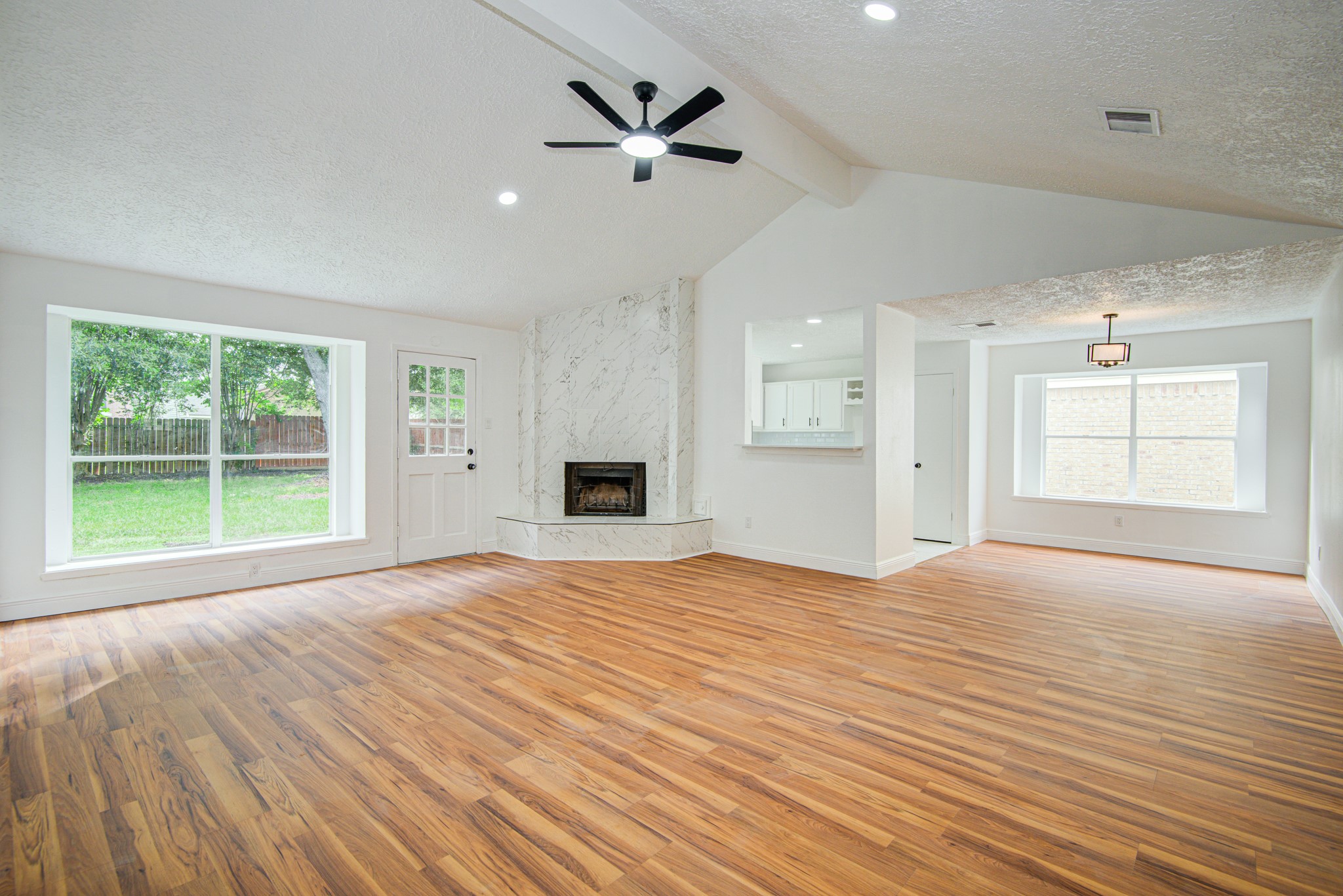 24127 Spring Towne Drive Spring, TX 77373 - Photo 5 of 28