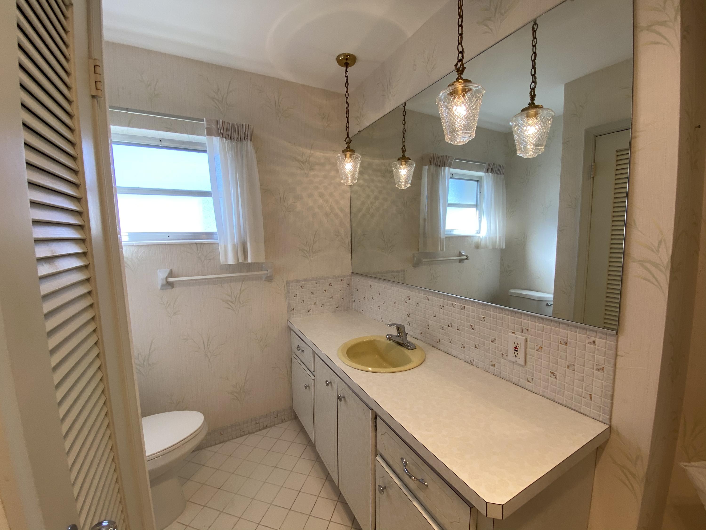 2057 Park Place Boca Raton, FL 33486 - Photo 19 of 27 36470321-65C3-4DF5-B80C-2508EDBFE691
