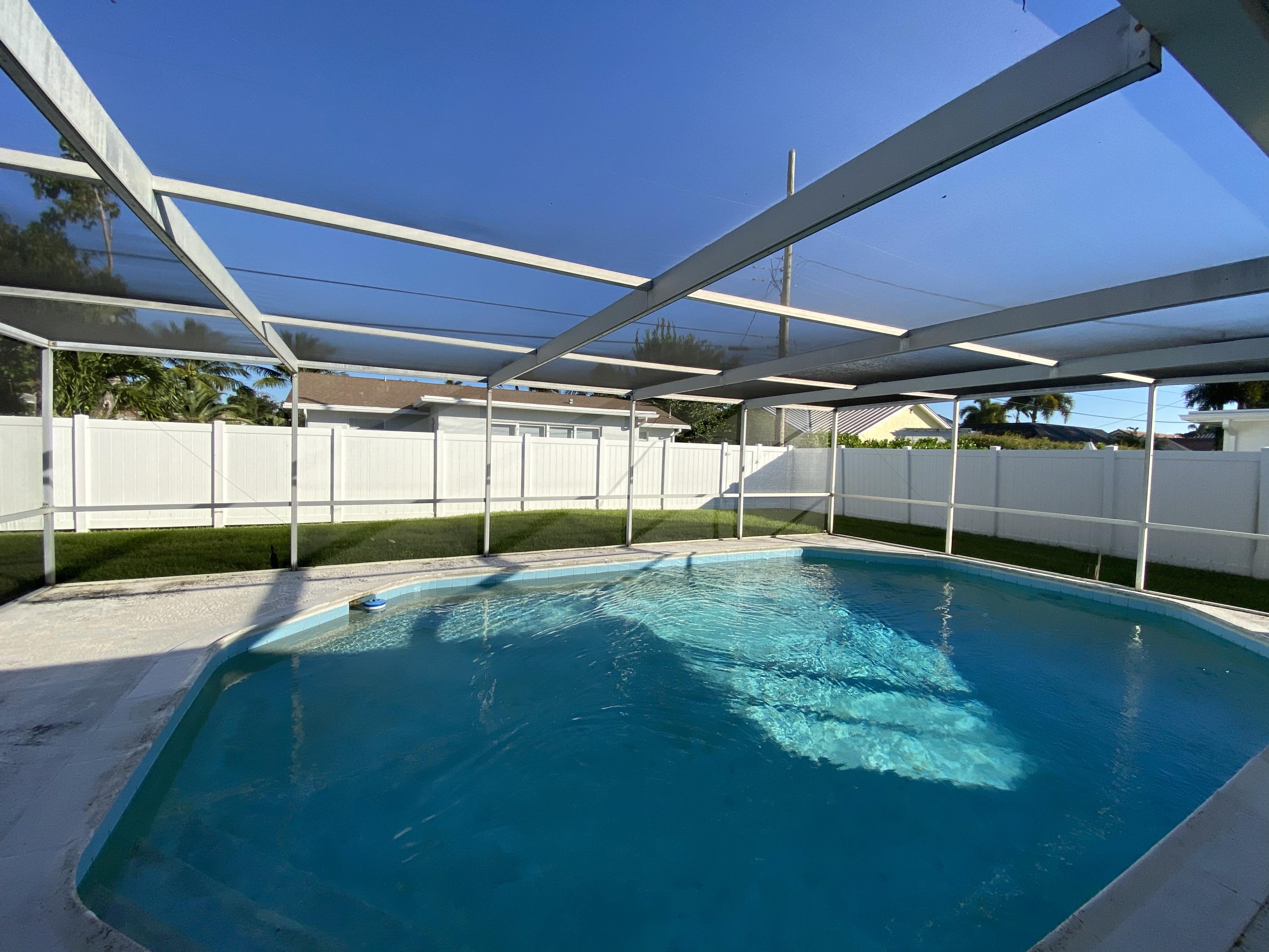2057 Park Place Boca Raton, FL 33486 - Photo 3 of 27 29667B3A-0B39-4A36-8E77-12F34871A89C