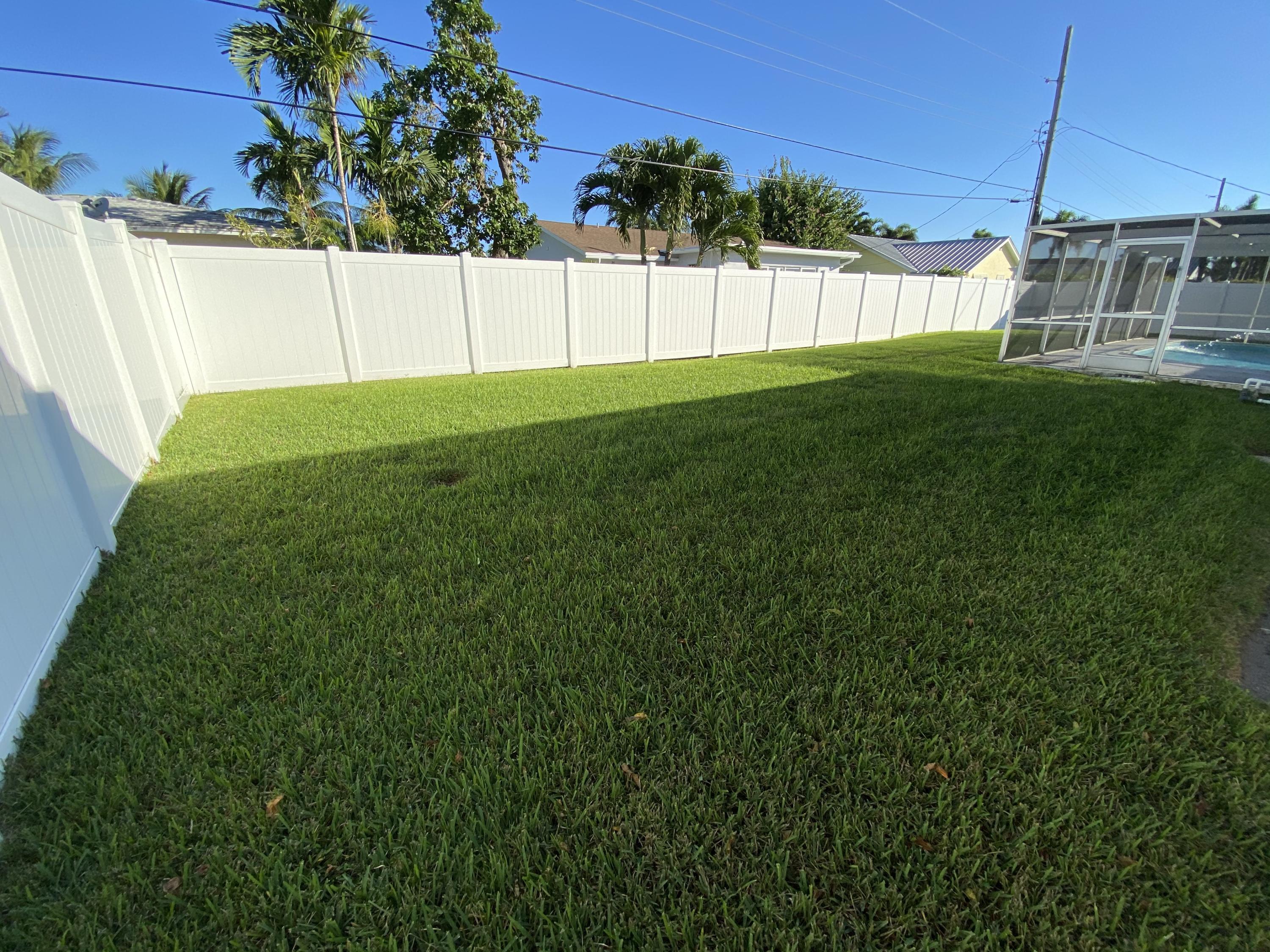 2057 Park Place Boca Raton, FL 33486 - Photo 4 of 27 8D8BB0D9-ADFC-40ED-AFE2-00FDCB4BC87F