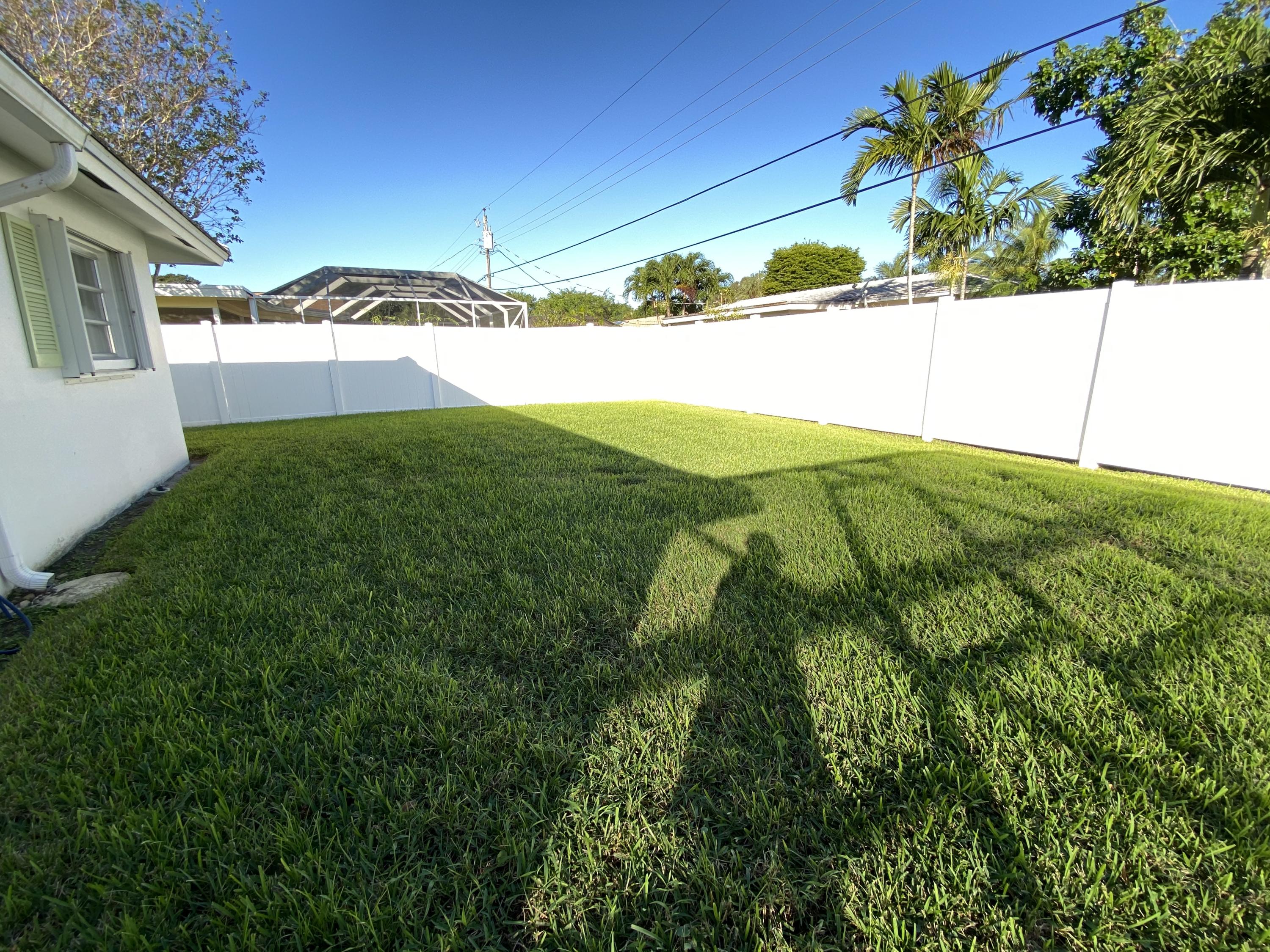 2057 Park Place Boca Raton, FL 33486 - Photo 5 of 27 21998262-FF9E-41FF-B5A8-AD1171B76620