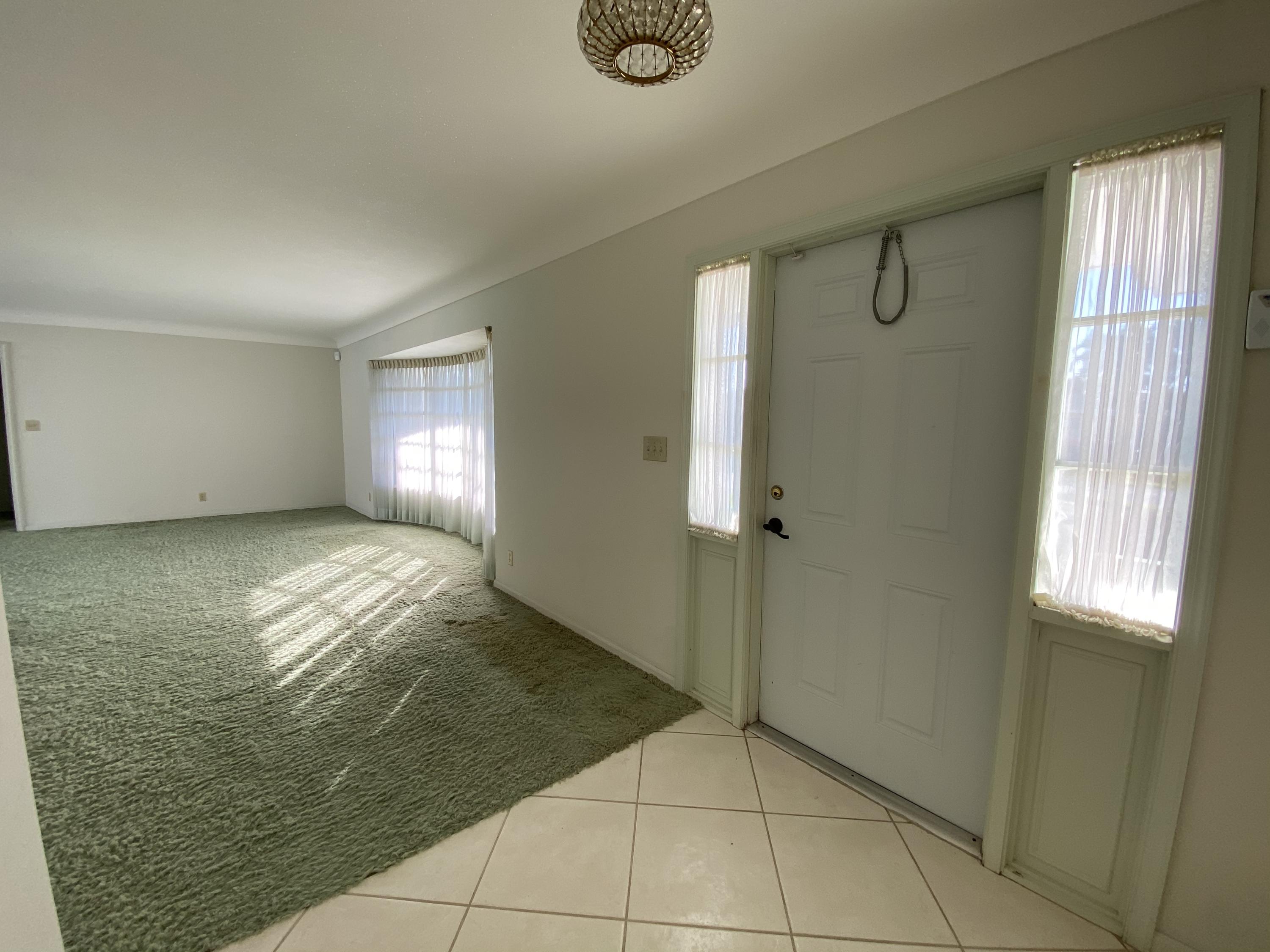 2057 Park Place Boca Raton, FL 33486 - Photo 6 of 27 538A8F1B-1440-4E31-A039-75CF6895E04A