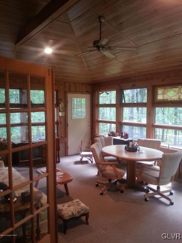 220 Robin Court Bushkill, PA 18324 - Photo 3 of 27 Gallery Image 3