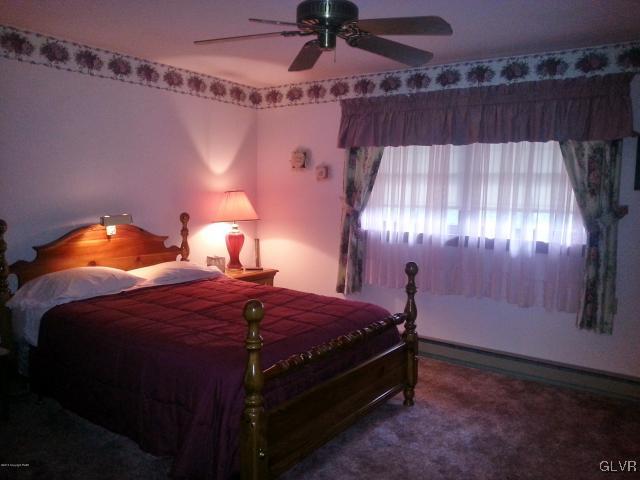 220 Robin Court Bushkill, PA 18324 - Photo 8 of 27 Gallery Image 8
