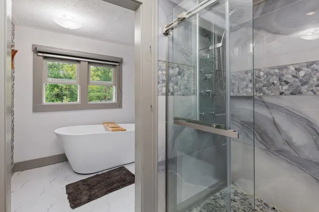 $533,000 | 3 Old County Road South, Francestown, NH 03043