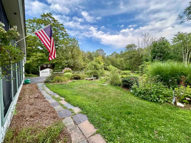 $533,000 | 3 Old County Road South, Francestown, NH 03043