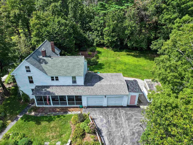 $533,000 | 3 Old County Road South, Francestown, NH 03043